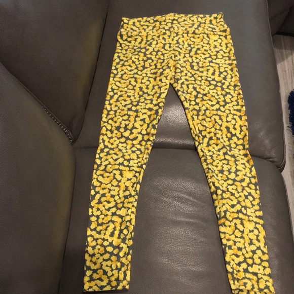 LuLaRoe Pants - 🌼LuLaRoe super cute and comfy yoga pants !